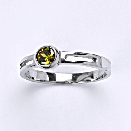 Stříbrný prsten se syntetickým zirkonem záhněda