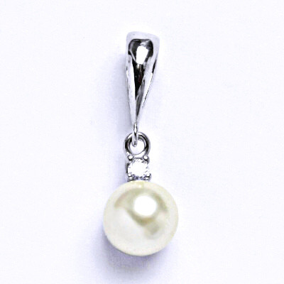 Stříbrný přívěšek s umělou světle bílou perlou 8 mm a čirým zirkonem,přívěšek ze stříbra P 1207/6