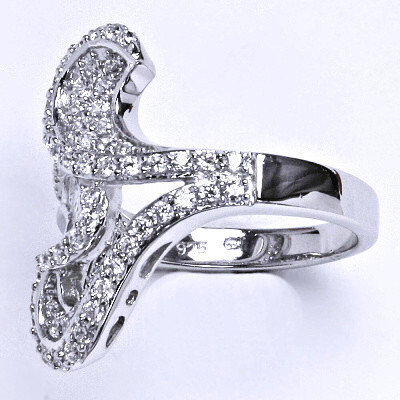 Stříbrný prsten s čirými zirkony,prsten ze stříbra,váha 7,31 g