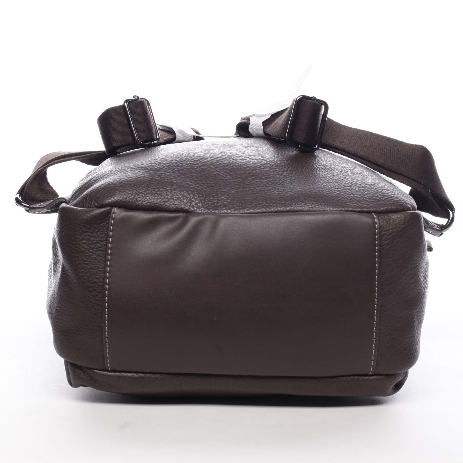 Praktický větší koženkový dámský batoh Olivia hnědá