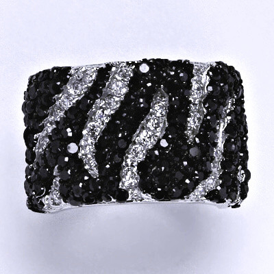 Stříbrný prsten s čirými a černými zirkony,prsten ze stříbra,váha 11,04 g