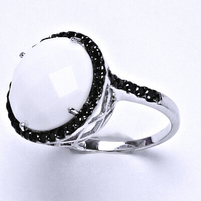 Stříbrný prsten, prsten ze stříbra, syntetický černý zirkon, váha 5,1 g, vel.54,5