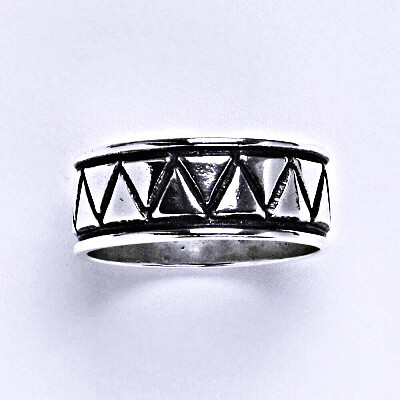 Stříbrný prstýnek s patinou, prsten ze stříbra,váha 3,94 g