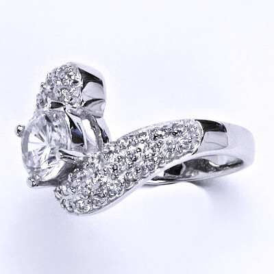 Stříbrný prsten s čirými zirkony,prsten ze stříbra,váha 5,98 g