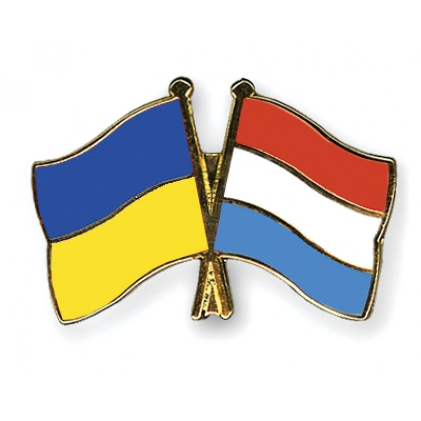Odznak (pins) 22mm vlajka Ukrajina+Lucembursko - barevný