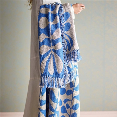 Přehoz z recyklované bavlny s modrým dekorem