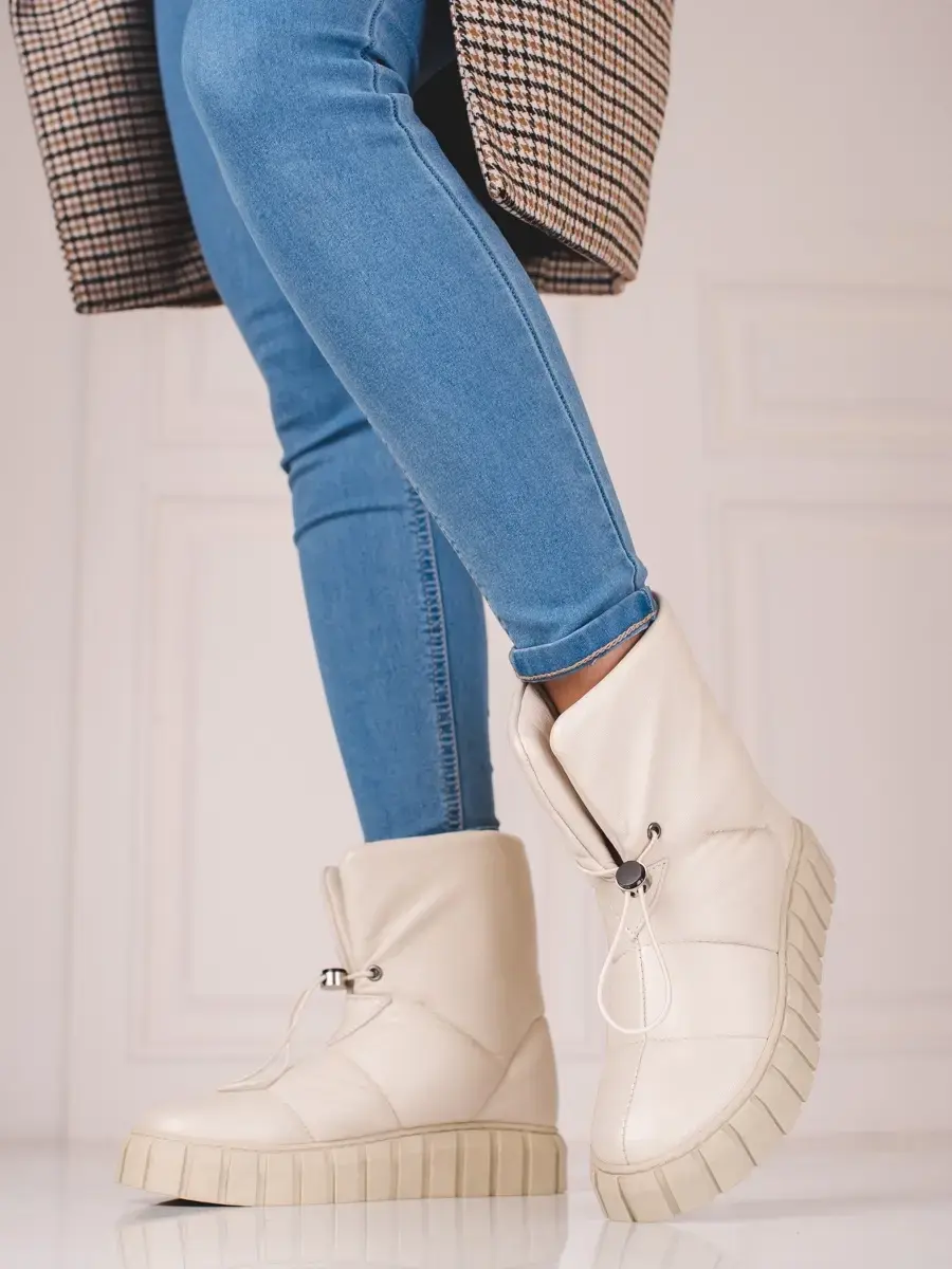 Krásné sněhule dámské béžové na plochém podpatku