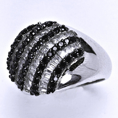 Stříbrný prsten s čirými a černými zirkony, prsten ze stříbra, 9,10 g