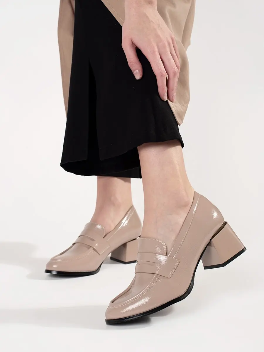 Krásné béžové dámské polobotky obcas