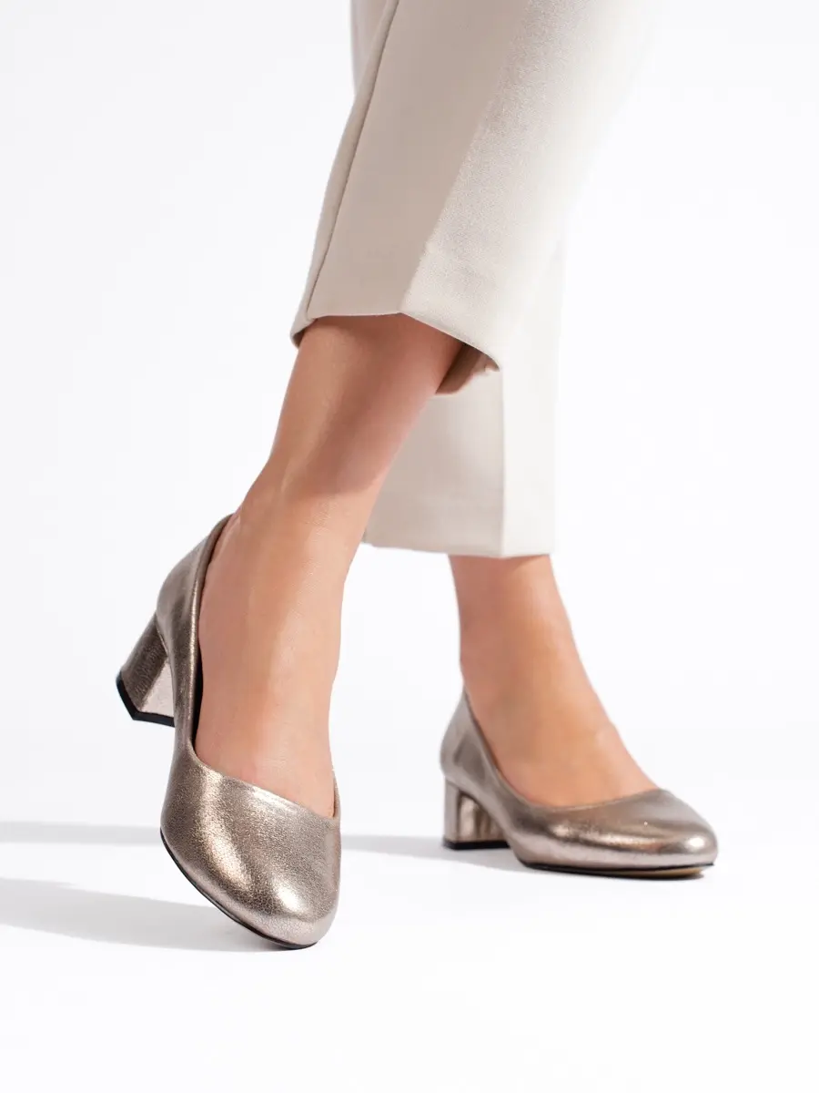 Stylové zlaté dámské lodičky na plochém podpatku