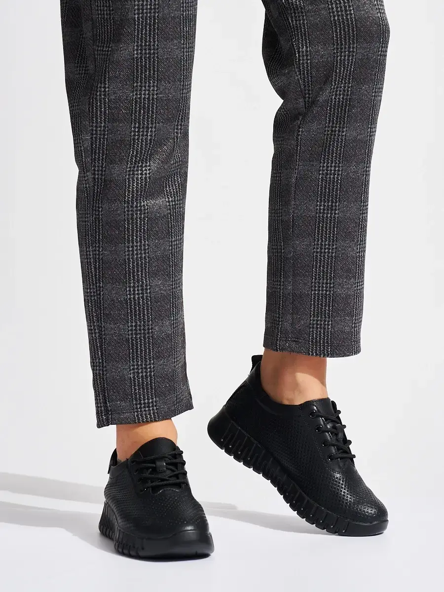 Pěkné polobotky černé dámské na platformě