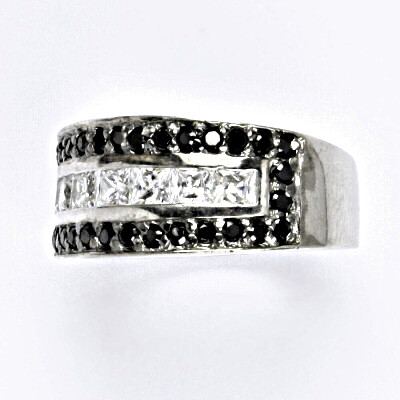 Stříbrný prsten s čirými černými zirkony, prsten ze stříbra, 7,67 g