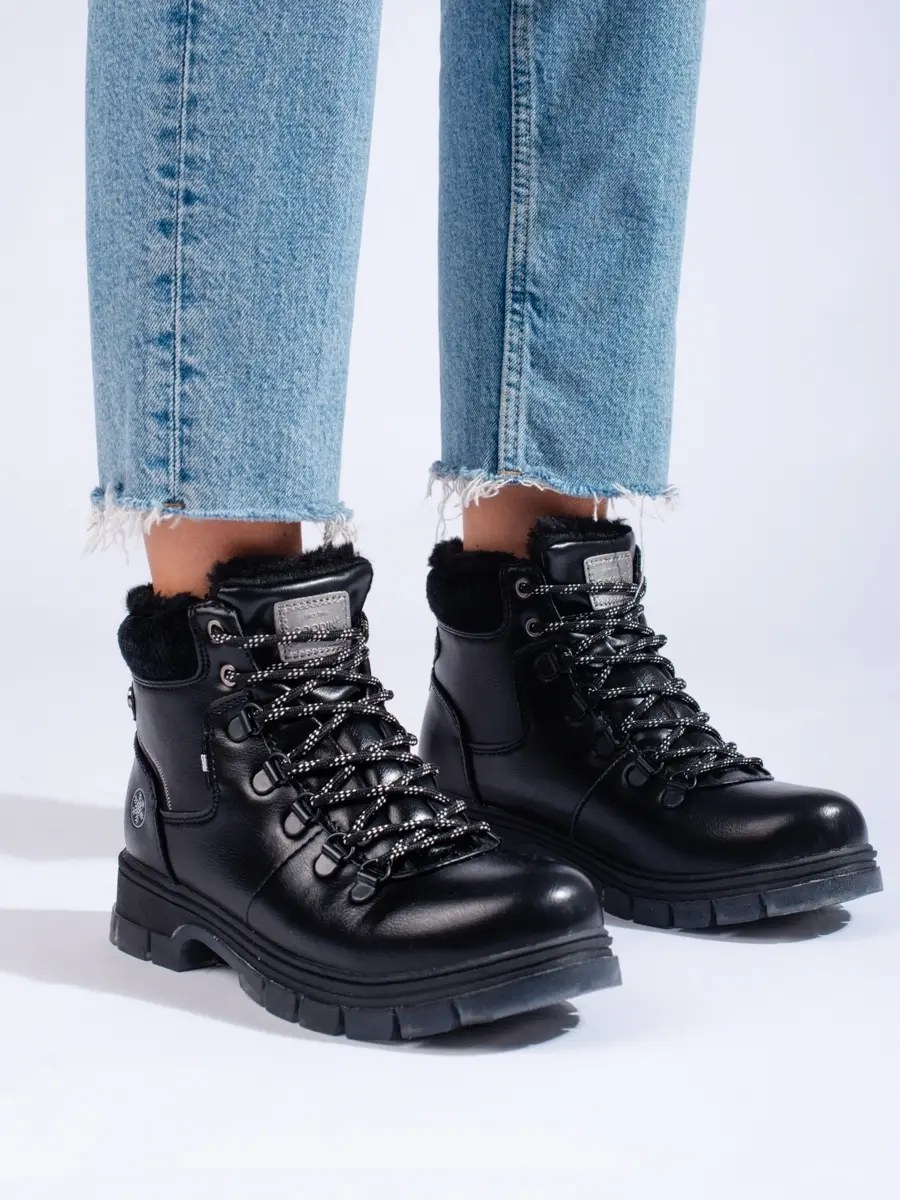 Výborné kotníkové boty černé dámské na plochém podpatku