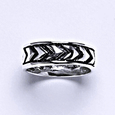 Stříbrný prstýnek s patinou, prsten ze stříbra,váha 3,32 g