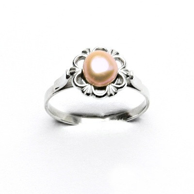 Stříbrný prsten, přírodní říční perla růžová, T 1525
