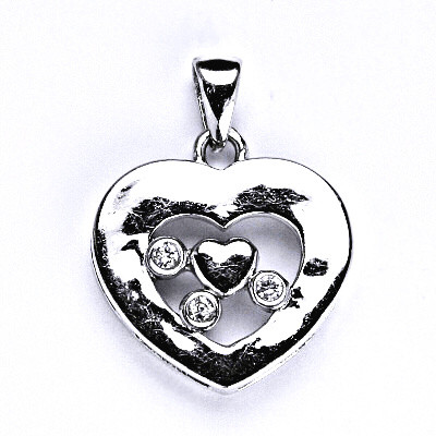 Stříbrný přívěšek s čirými zirkony, srdce, 4,97 g