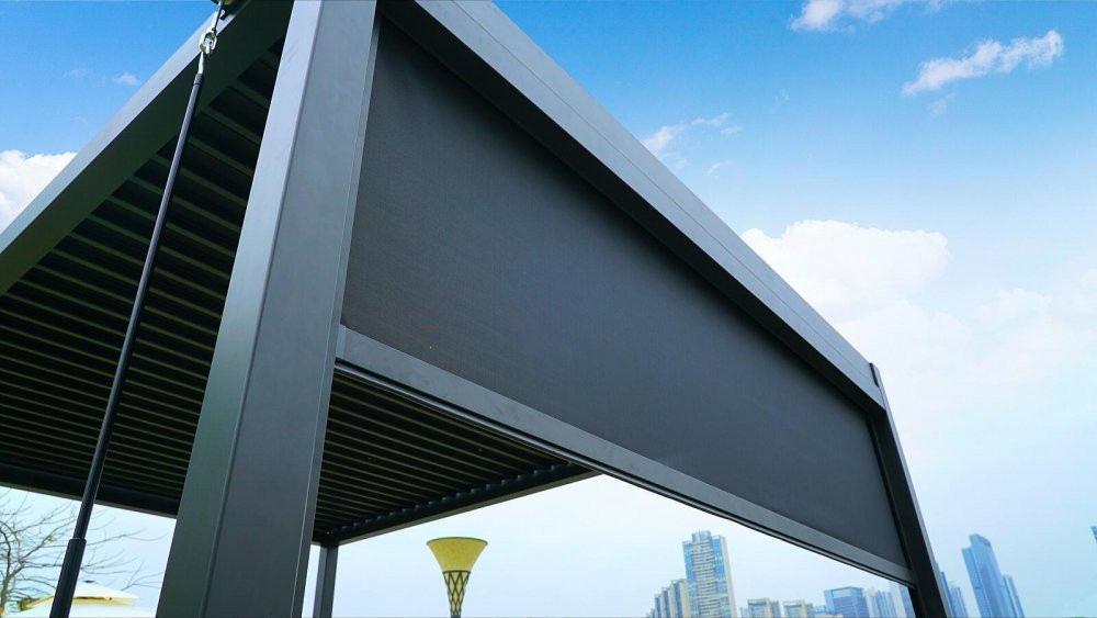 Boční síťová roleta k pergole BIOCLIMATIC PREMIUM / PLUS Lanitplast