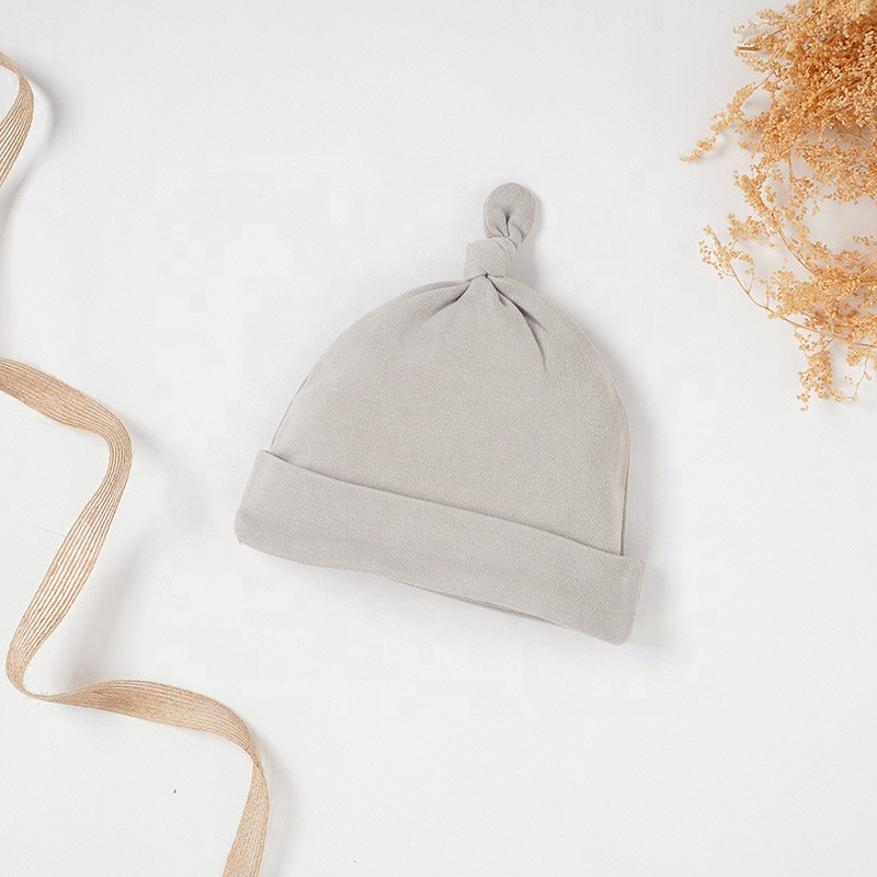 AB Dětská čepička s uzlíkem z BIO bavlny - 3-6 měsíců, Šedá