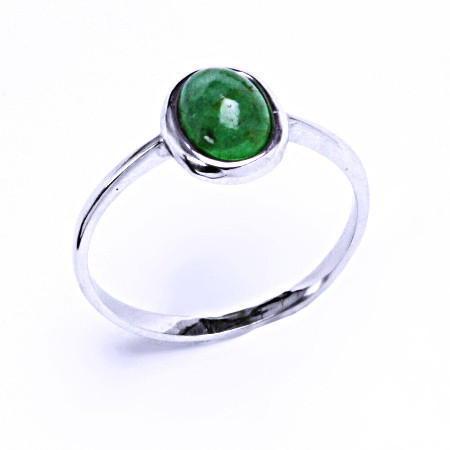 Stříbrný prsten, přírodní smaragd A-, 8x6 mm, T 1355