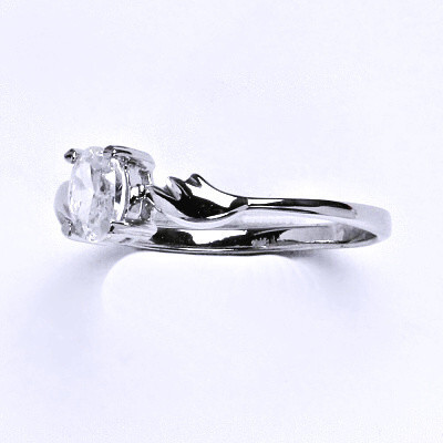 Stříbrný prsten s čirými zirkony,prsten ze stříbra,váha 1,72 g