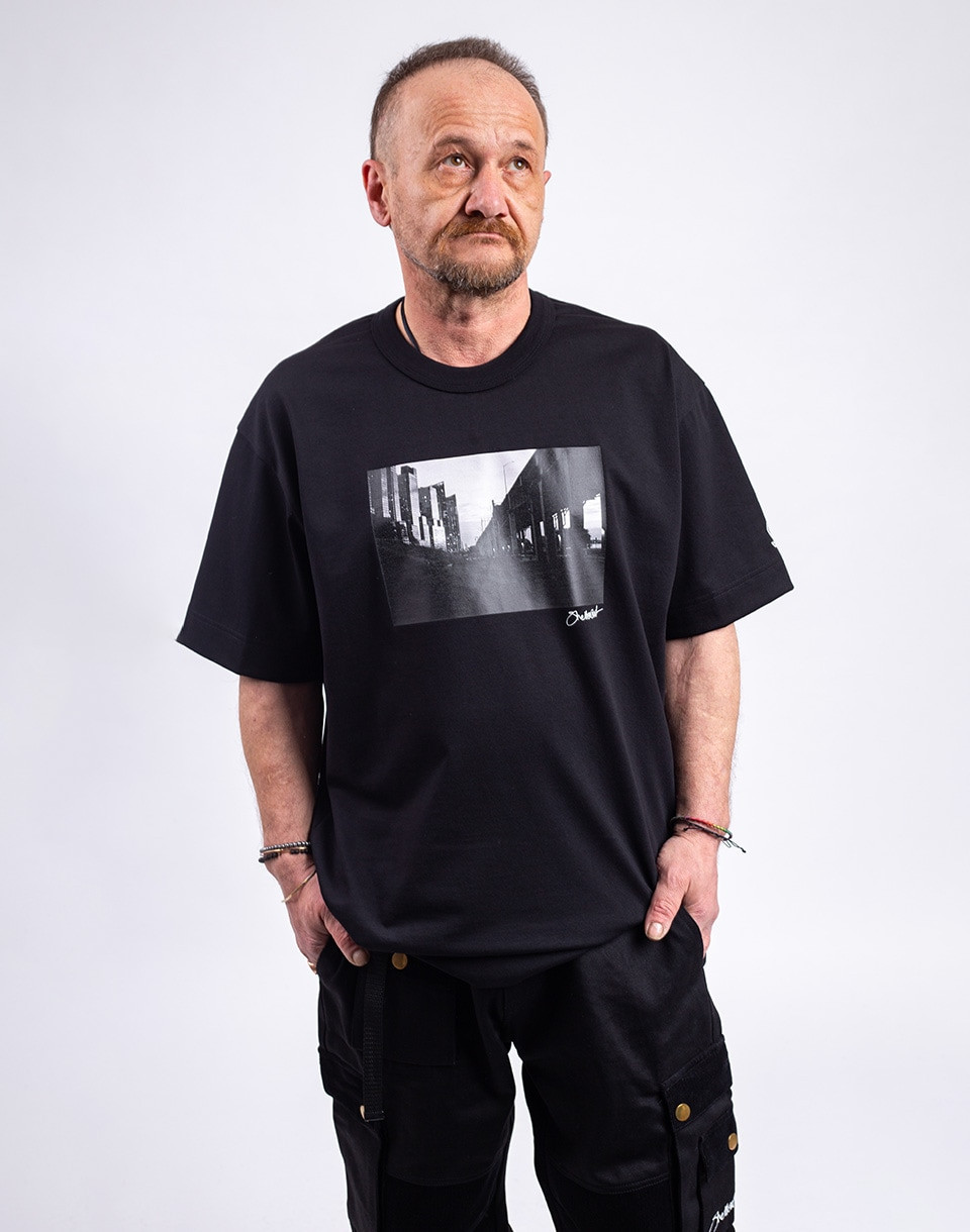 ONE OF XX Sheltersuit Photo NYC T-Shirt Washed black S