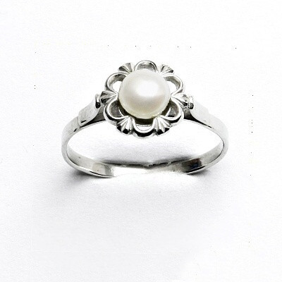 Stříbrný prsten, přírodní říční perla bílá 5-6 mm, T 1525