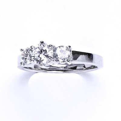 Stříbrný prsten s čirými zirkony,prstýnek ze stříbra,váha 3,52 g