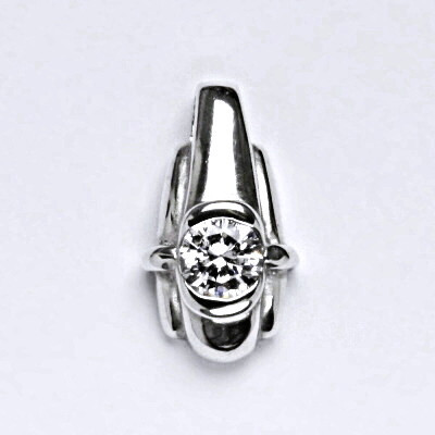 Stříbrný přívěsek s čirým krystalem,přívěsek ze stříbra, váha 3,09 g