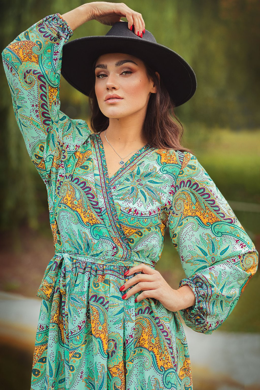 Himalife Zavinovací šaty s dlouhým rukávem Paisley - zelená s oranžovou Velikost: S/M