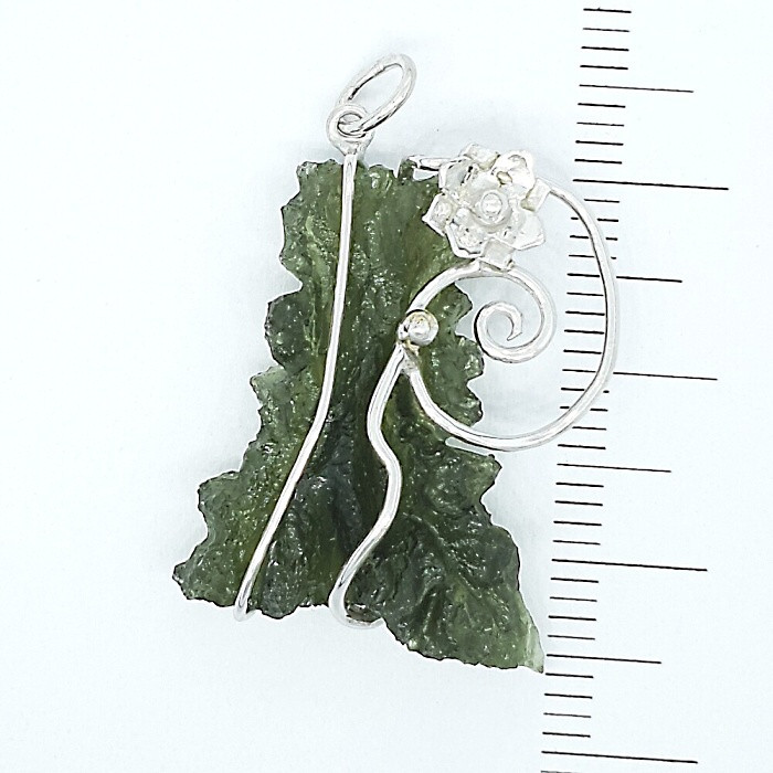 Přírodní vltavín Besednice, stříbrný přívěsek, 3,57 g