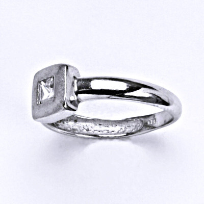 Prsten stříbrný s čirým zirkonem, T 1161