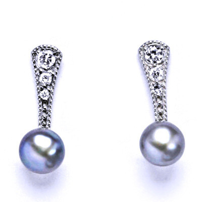 Náušnice stříbrné s přírodní šedou perlou NŠ 1241 pp