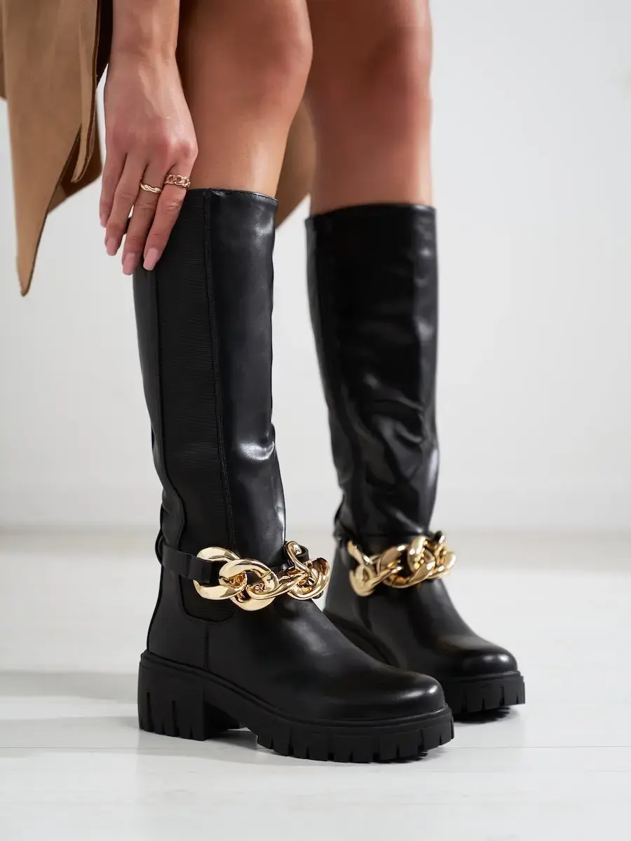 Moderní kozačky černé dámské na plochém podpatku