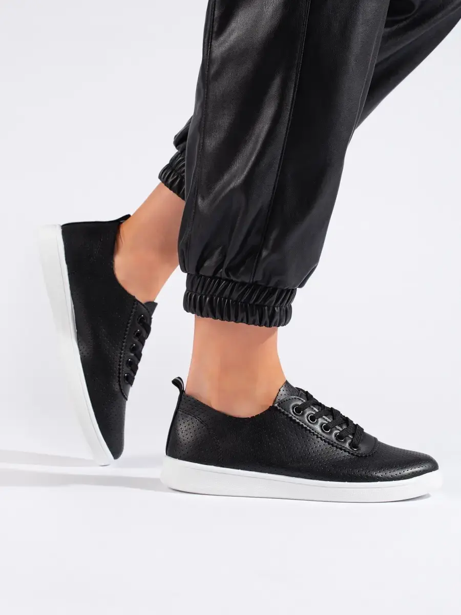 Pěkné dámské tenisky černé na platformě