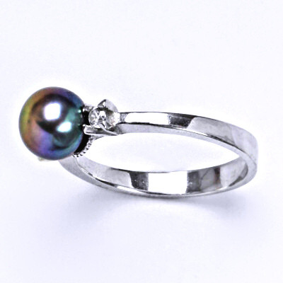 Stříbrný prsten, přírodní perla černá (do fialova 8) mm, T 1207