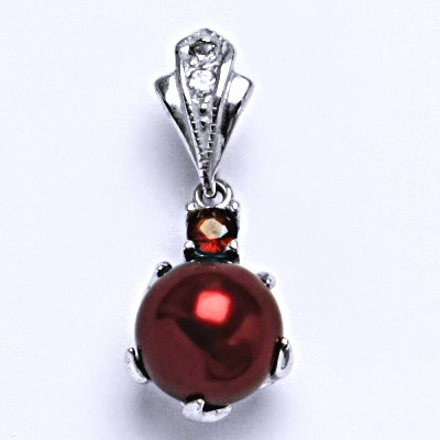 Stříbrný přívěšek s vínovou umělou perlou, 1190/1