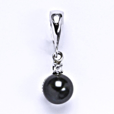 Stříbrný přívěšek s černou umělou perlou 8 mm, P 1207/6