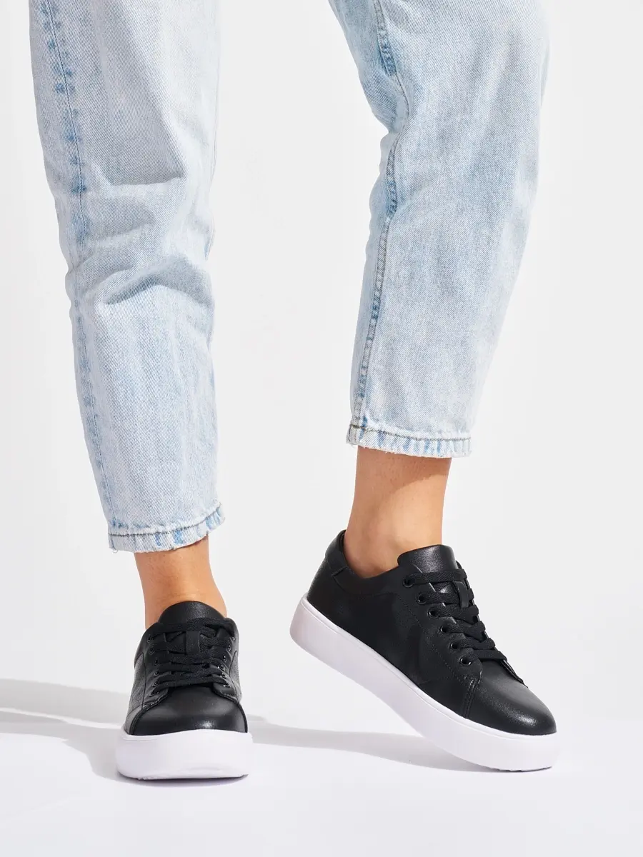 Designové černé dámské tenisky na platformě