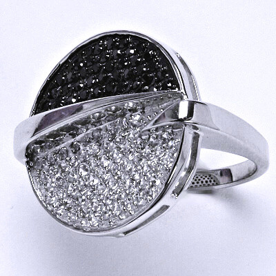 Stříbrný prsten, prsten ze stříbra, syntetický čirý a černý zirkon, váha 9,7 g, vel.51,5