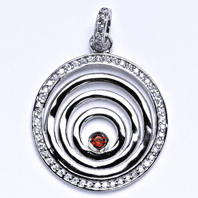 Stříbrný přívěsek s čirými zirkony a rubínem,přívěsek ze stříbra,váha 8,09 g