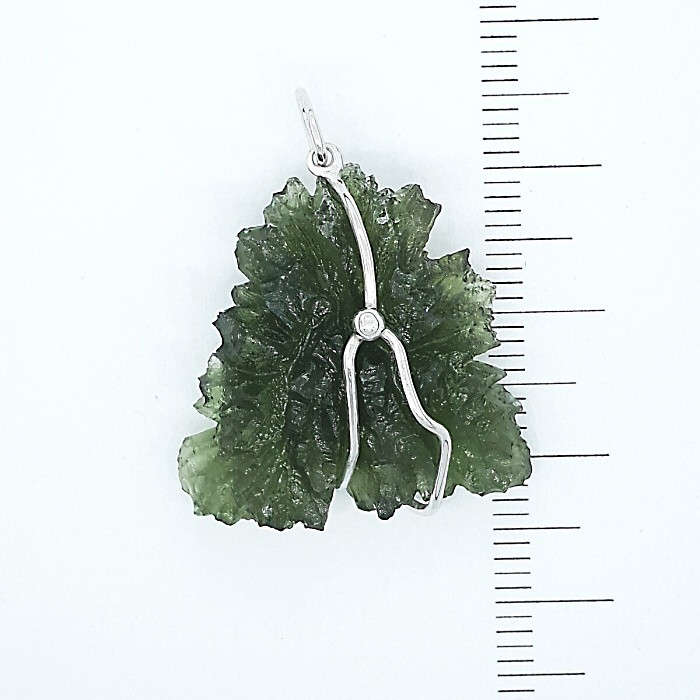 Přírodní vltavín Besednice, stříbrný přívěsek 5,01 g