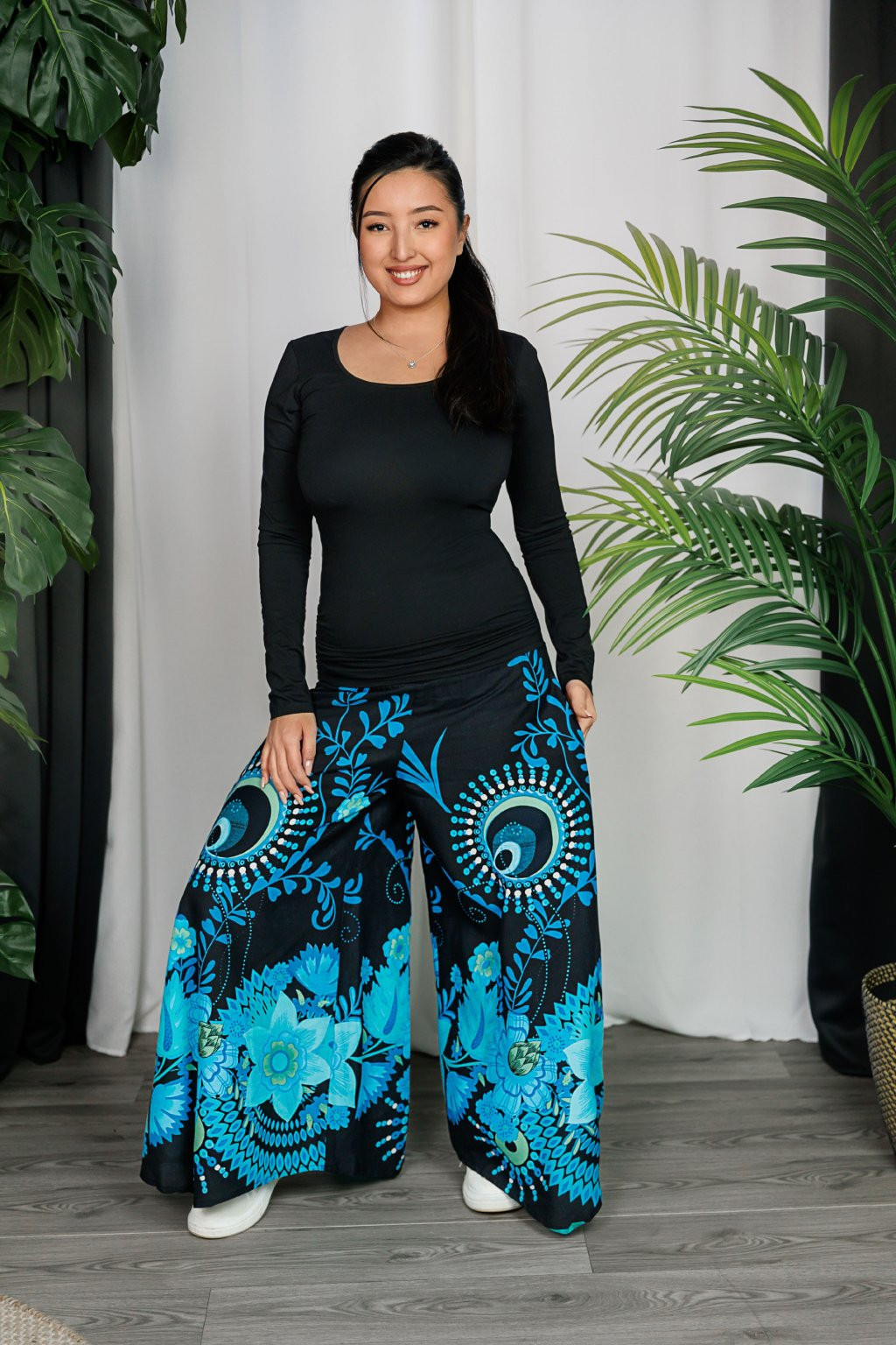 Himalife Široké kalhoty Tika - černé s tyrkysovou Velikost: S/M