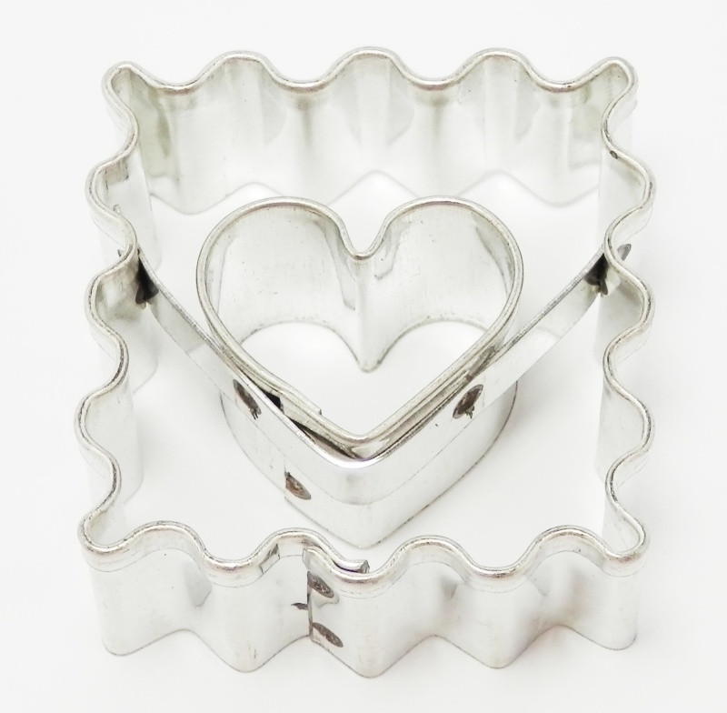 Vykrajovátko vroubkovaný čtvereček + srdíčko mini