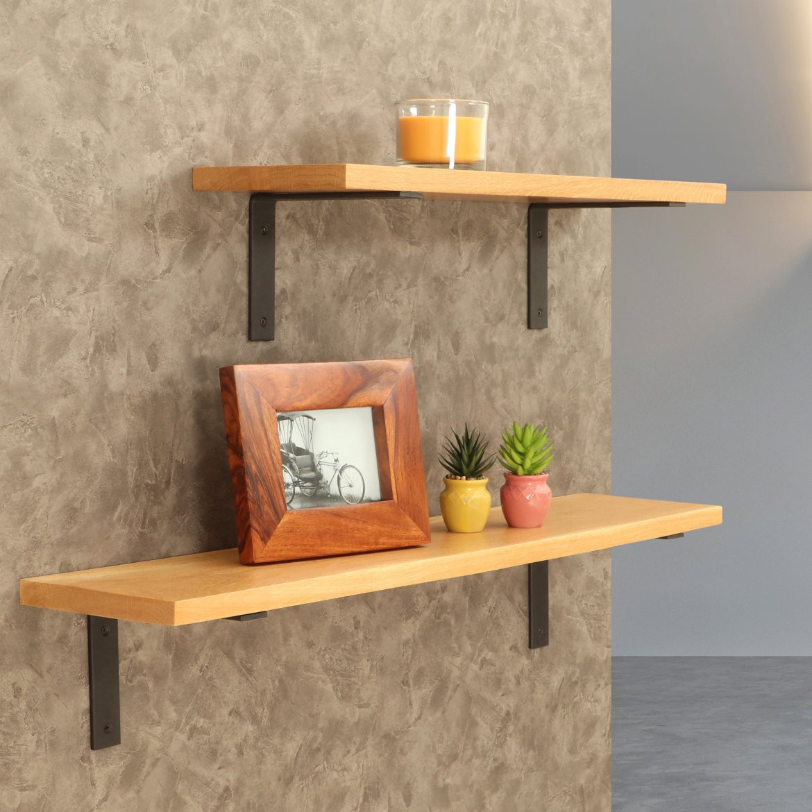 indickynabytek.cz - Police na zeď s konzolí Lada