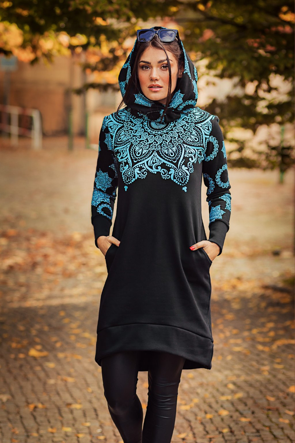 Himalife Šatomikina Ohana s maxi kapucí - černá s tyrkysovou Velikost: S