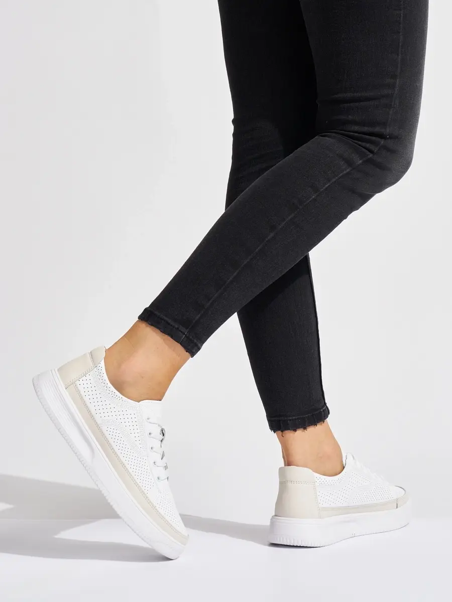 Pěkné tenisky bílé dámské na platformě