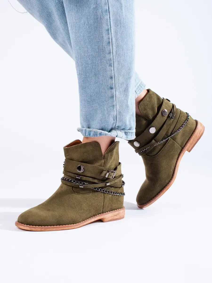 Trendy zelené dámské kotníkové boty na klínku