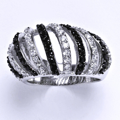 Stříbrný prsten s čirými a černými zirkony,prsten ze stříbra,váha 7,69 g