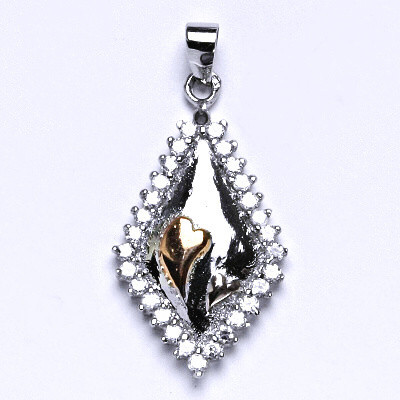 Stříbrný přívěsek s čirými zirkony, přívěsek ze stříbra,váha 3,45 g