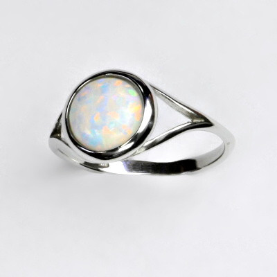 Stříbrný prsten, bílý syntetický opál, prstýnek s opálem, T 1503
